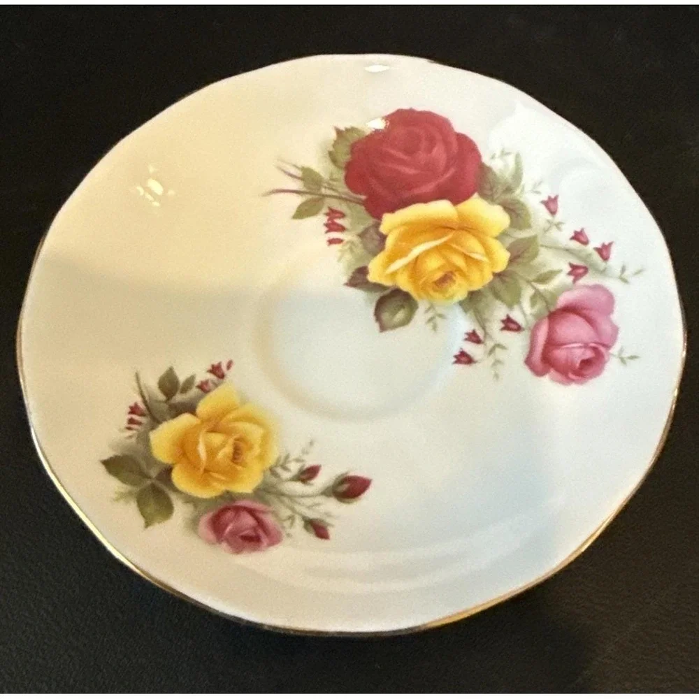 Queen Anne Roses Floral Teacup Tea Cup Saucer ‎ Bone China England Vintage